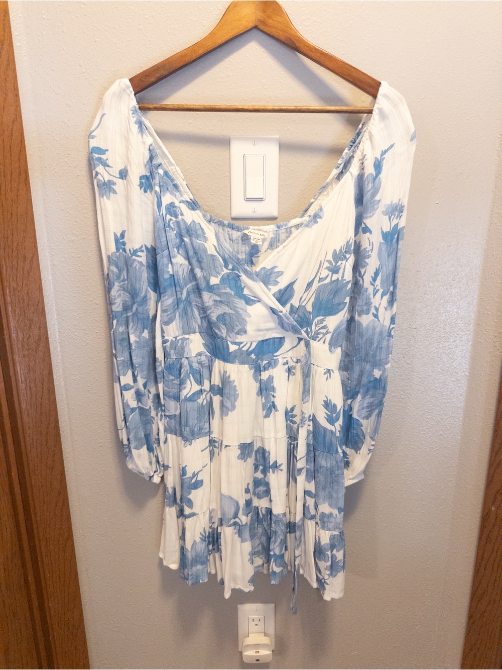 American Eagle Blue Floral Mini Dress Long Sleeves Size Medium